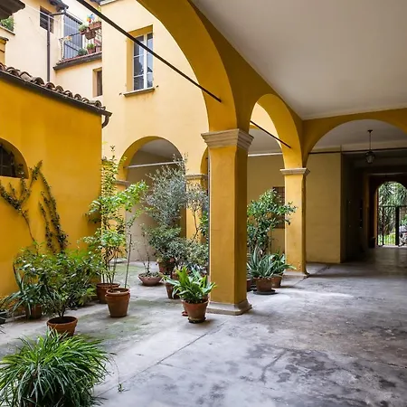 Sotto I Portici Di Boloňa